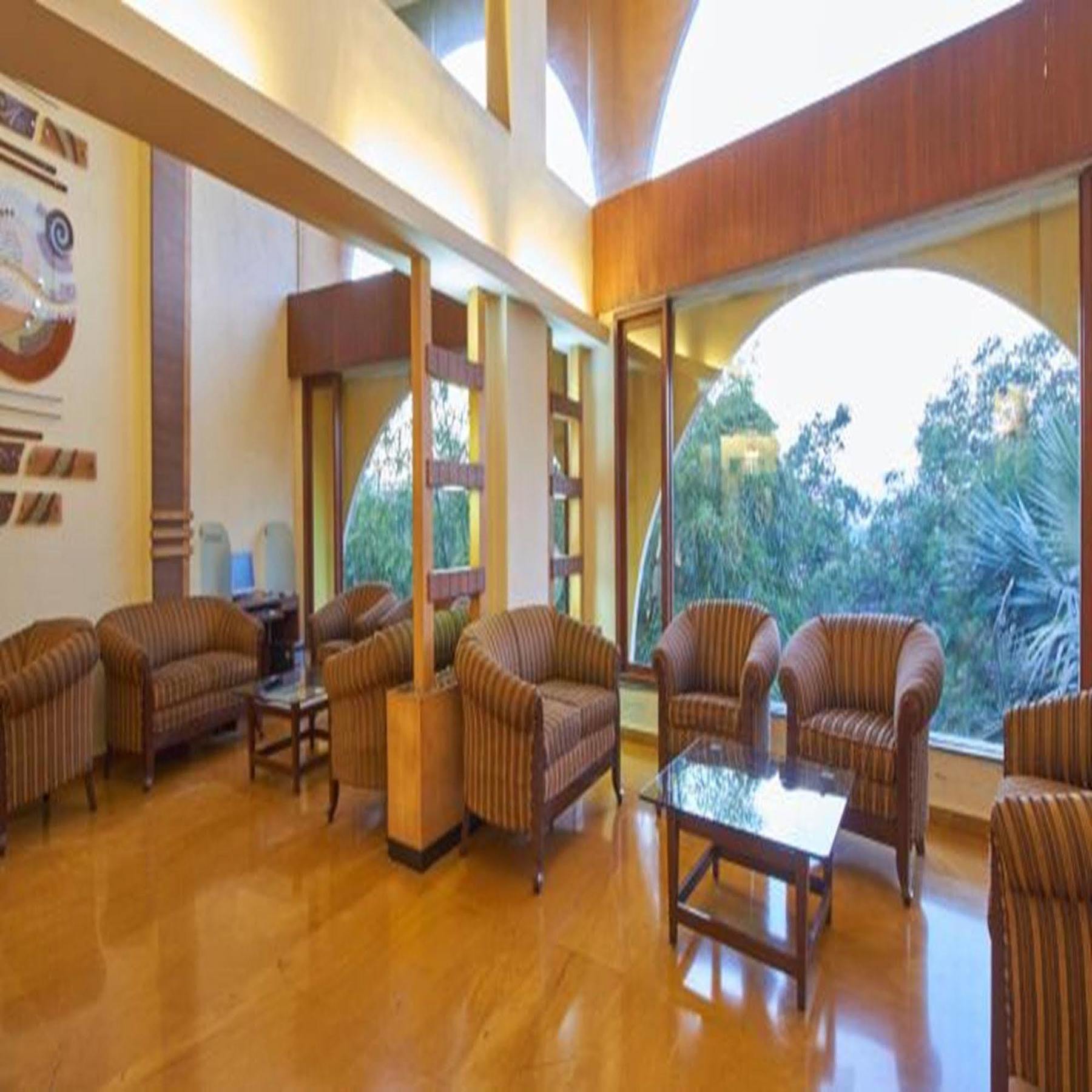 Sahil Sarovar Portico ロナバラ エクステリア 写真