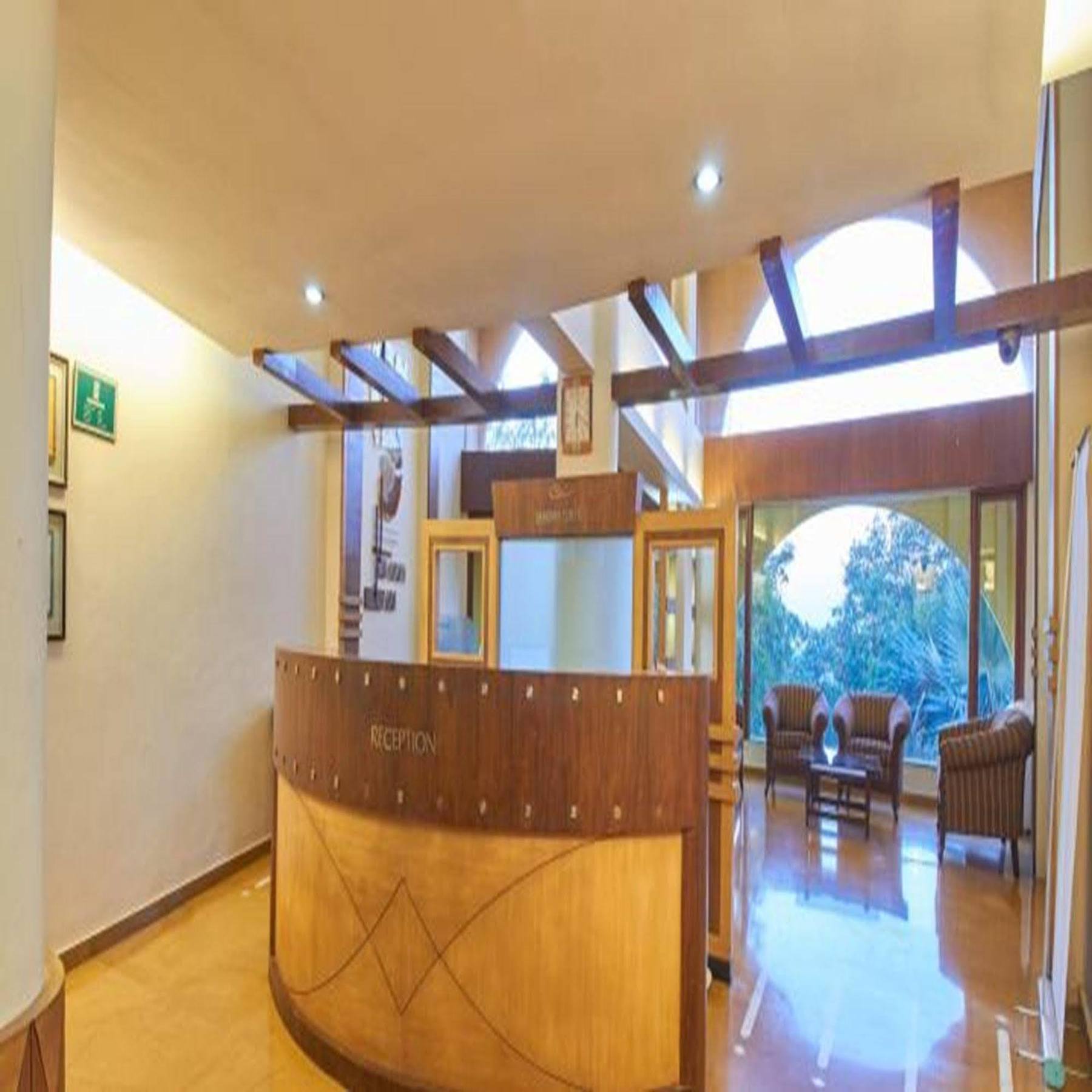 Sahil Sarovar Portico ロナバラ エクステリア 写真
